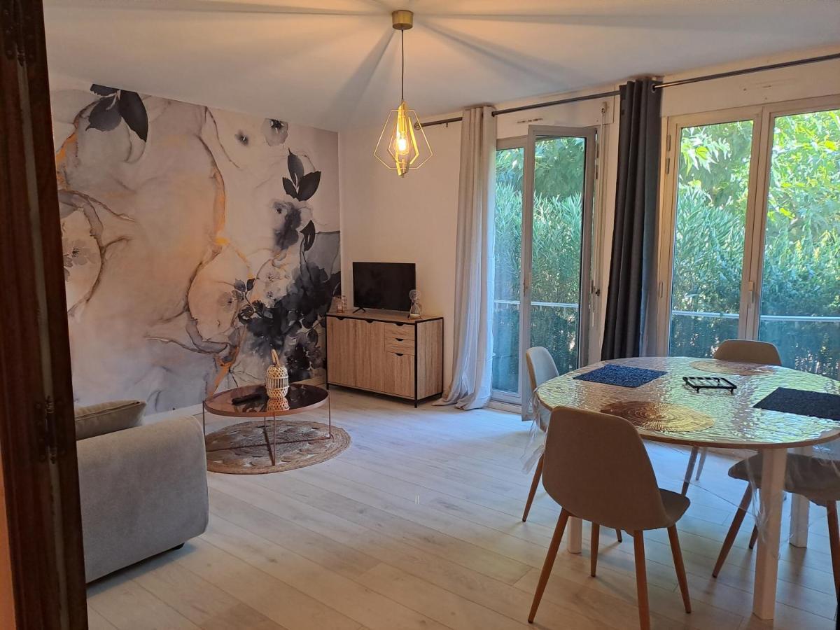 Apartament T2 A 2Min Du Centre +Parking LʼIsle-sur-la-Sorgue Zewnętrze zdjęcie